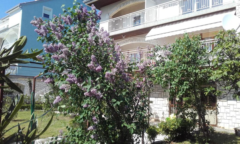 Apartment Lucija Dramalj Buitenkant foto